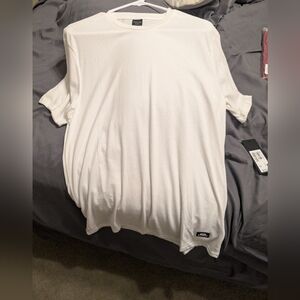 Oakley T-shirt mens medium NWT